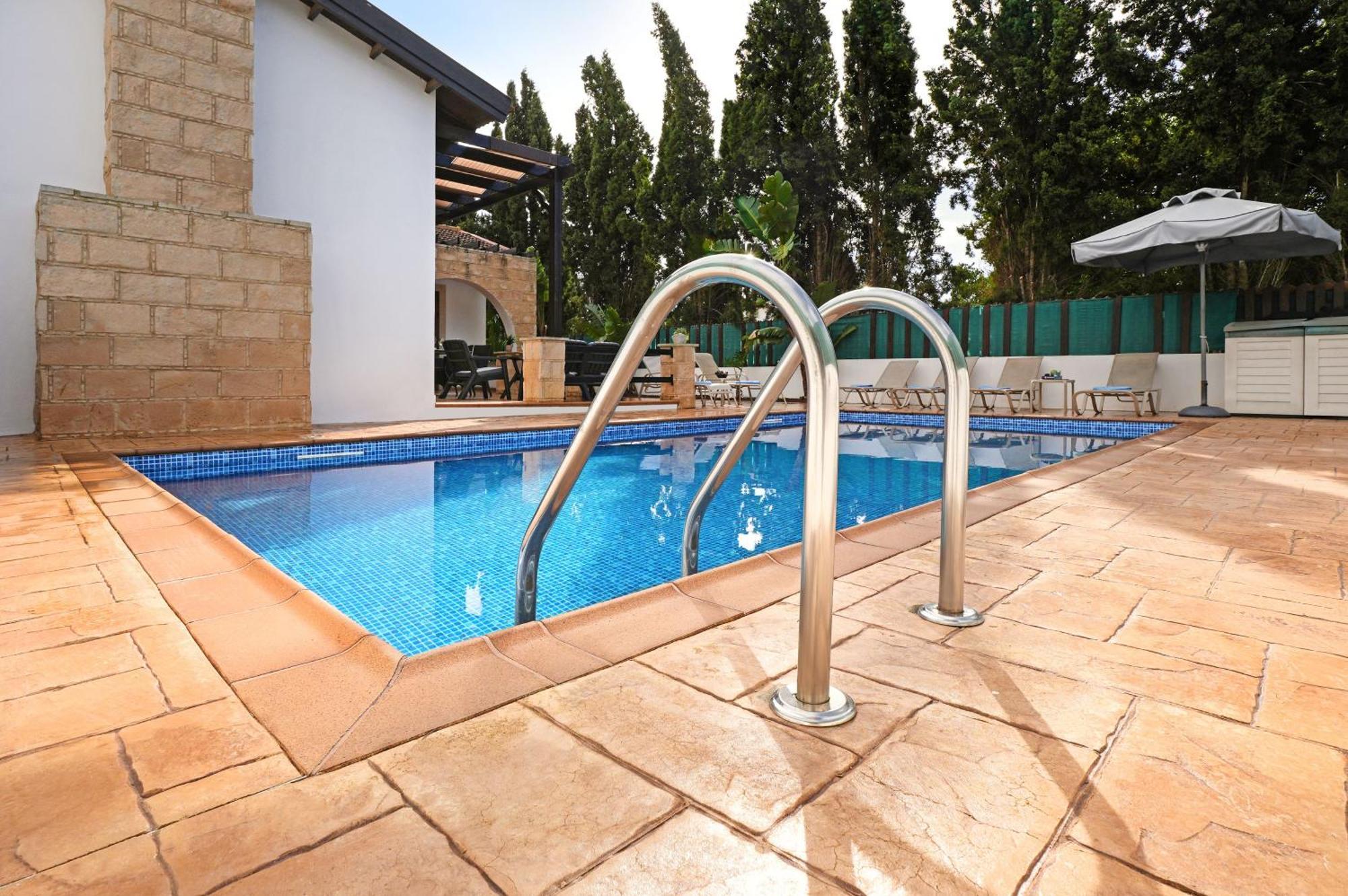 Anthia - 2bed With Large Pool *