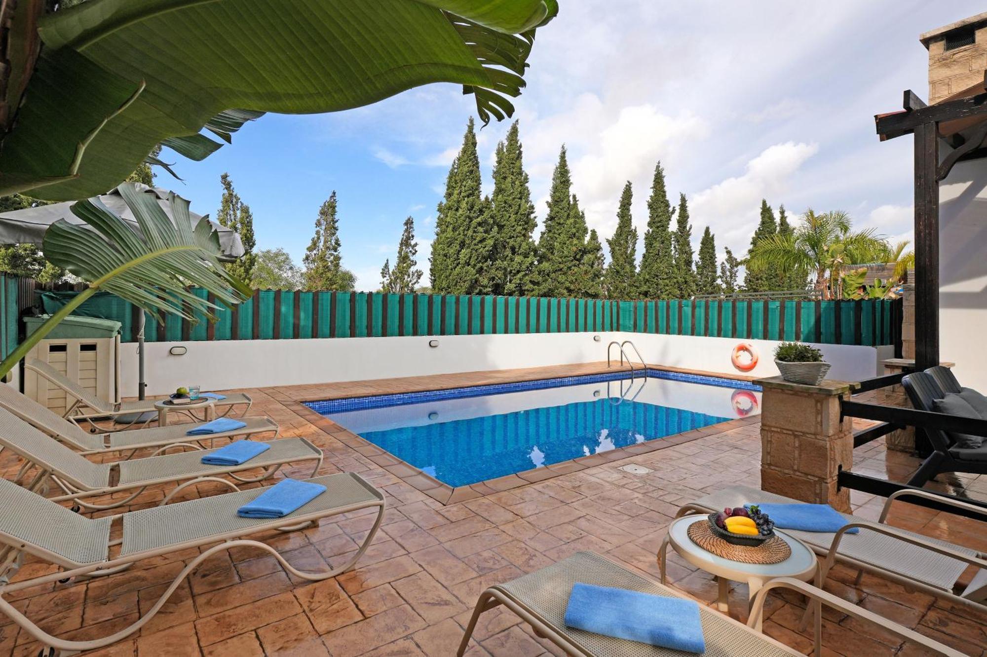 Dom wakacyjny Anthia - 2bed With Large Pool *
