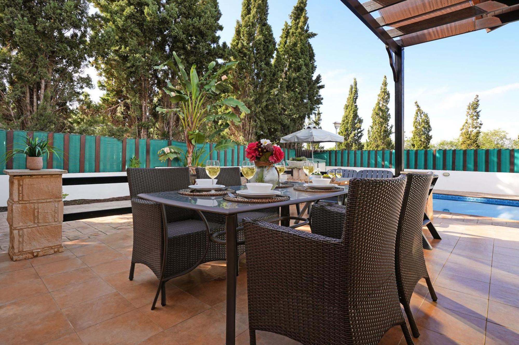 Anthia - 2bed With Large Pool Дом отдыха *